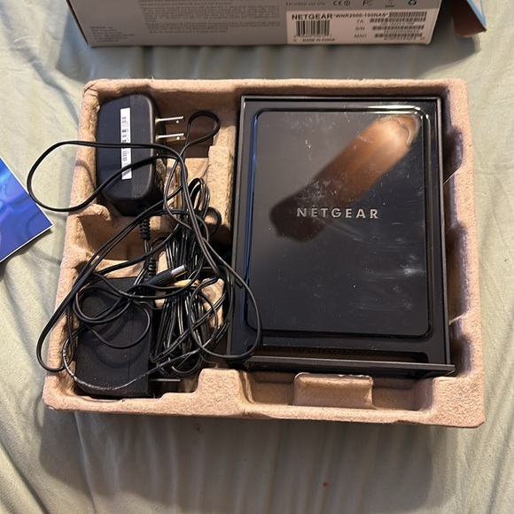 Netgear N300 Wireless Router - Picture 2 of 5